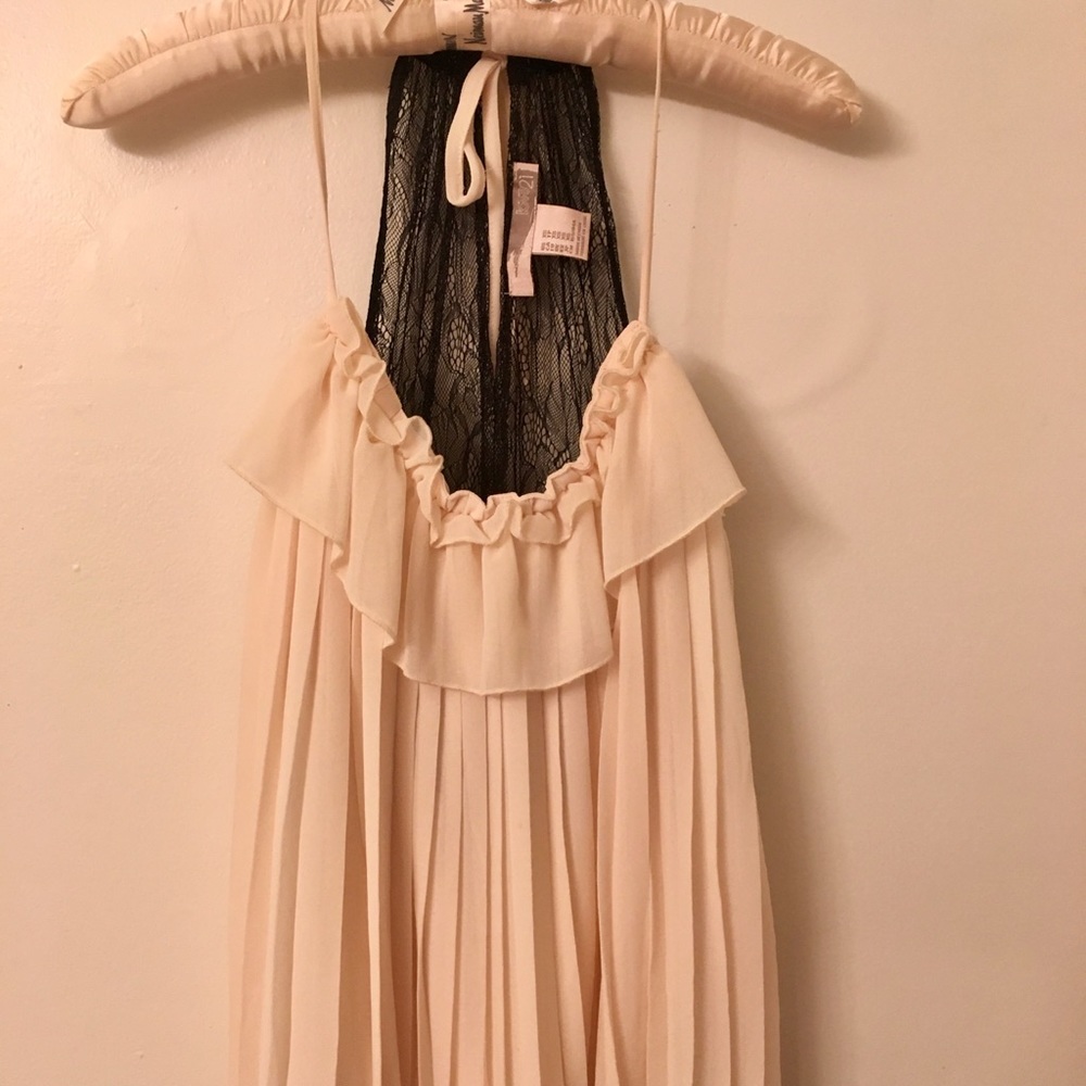 NWOT Love 21 XS Blush, black lace back Camisole